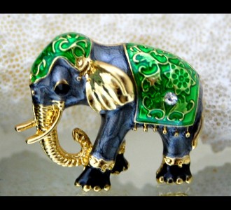 Модерна брошка *Зелен индийски  слон* 
